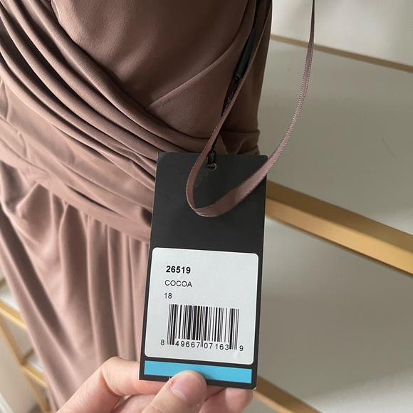 La Femme Ruched Jersey Column Gown in Cocoa, Size 18 - Picture 8 of 8